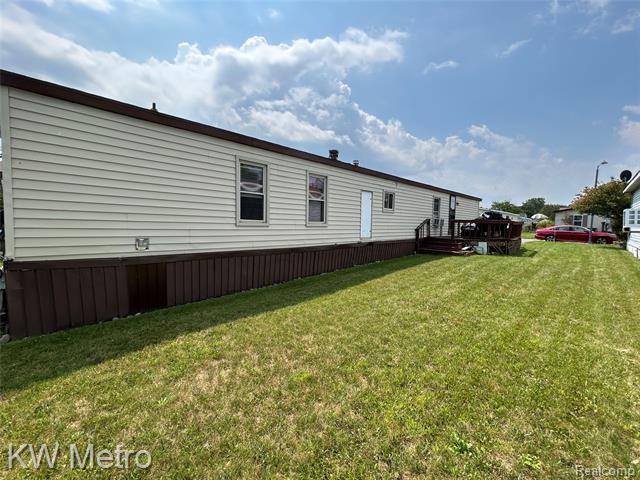 Builiding view nine for 48582 E Lakeview, Utica, MI. 48317