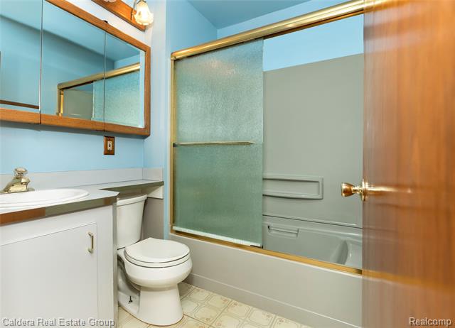 Builiding view twenty one for 7101 Reber, Utica, MI. 48317