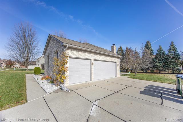 Builiding view thirty seven for 47630 Robins Nest, Utica, MI. 48315