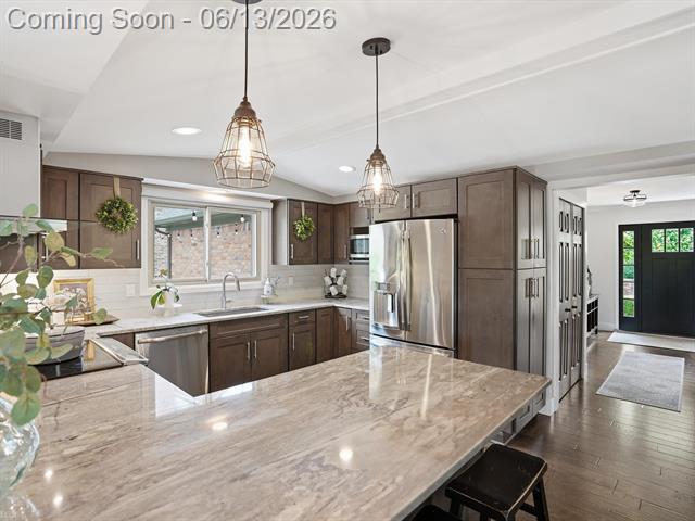Builiding view fifteen for 14871 Crofton, Utica, MI. 48315