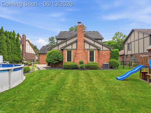 Builiding view fifty five for 14871 Crofton, Utica, MI. 48315