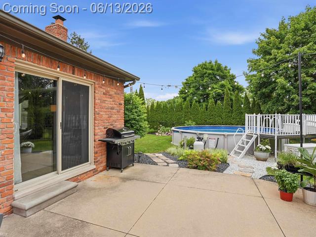 Builiding view forty nine for 14871 Crofton, Utica, MI. 48315