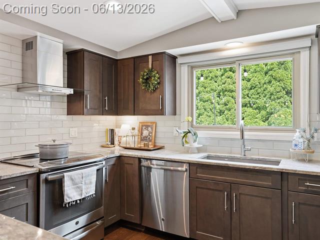 Builiding view sixteen for 14871 Crofton, Utica, MI. 48315