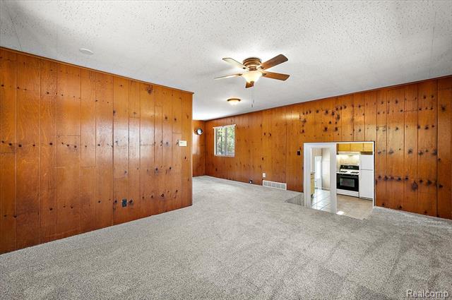 Builiding view twelve for 2470 Durham, Utica, MI. 48317