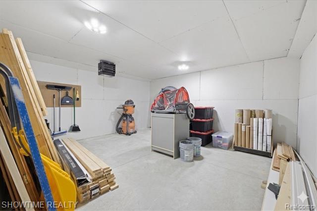 Builiding view fifty four for 13912 22 Mile, Utica, MI. 48315