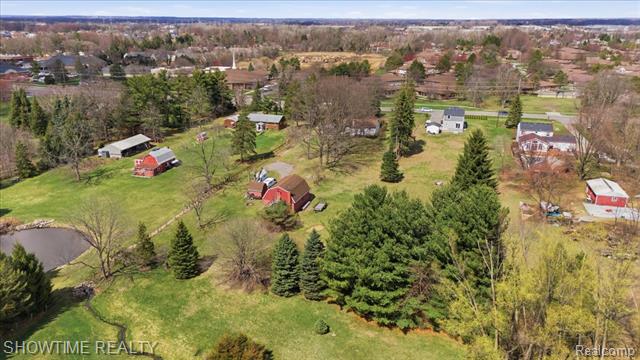 Builiding view forty nine for 13912 22 Mile, Utica, MI. 48315