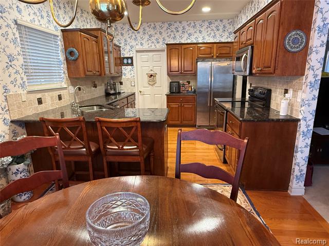 Builiding view eight for 6899 N Central Park, Utica, MI. 48317