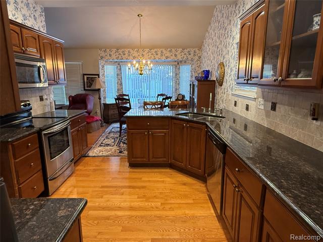 Builiding view five for 6899 N Central Park, Utica, MI. 48317