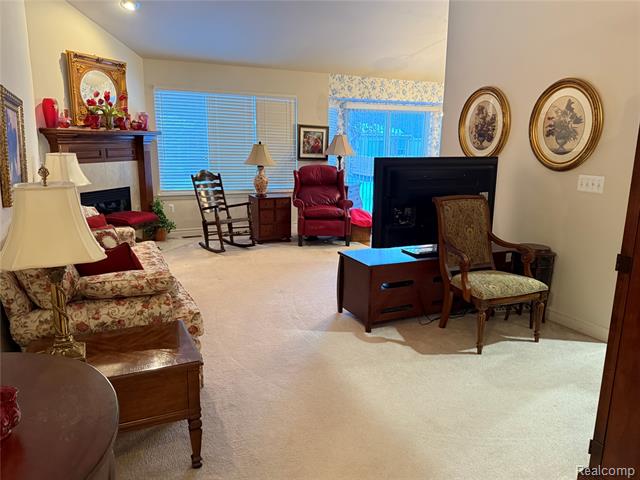 Builiding view four for 6899 N Central Park, Utica, MI. 48317