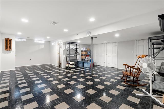 Builiding view sixteen for 8670 Tamarack, Utica, MI. 48317