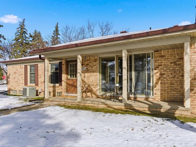 Builiding view one for 14925 Hartford, Utica, MI. 48315