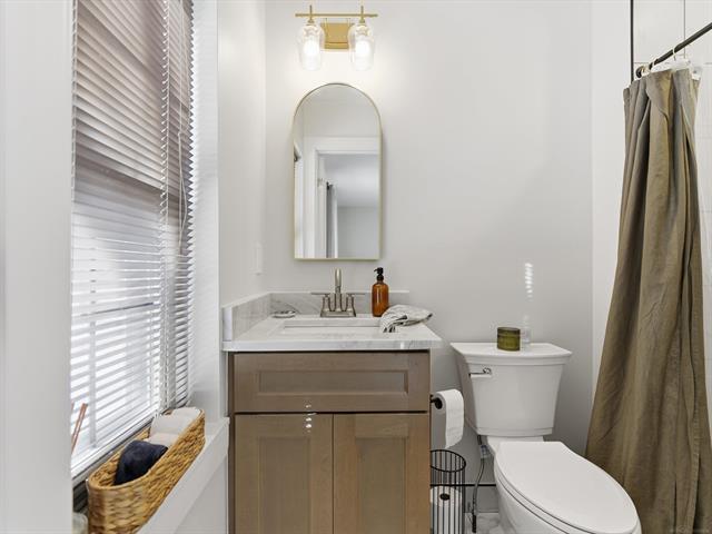 Builiding view seventeen for 14925 Hartford, Utica, MI. 48315