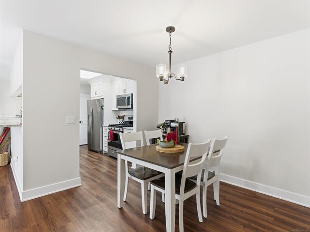 Builiding view six for 14925 Hartford, Utica, MI. 48315