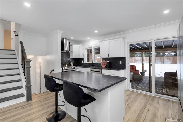 Builiding view six for 6018 Brynthrop, Shelby Township, MI. 48316