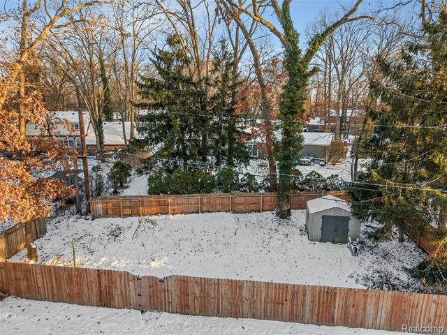 Builiding view thirty eight for 6018 Brynthrop, Shelby Township, MI. 48316