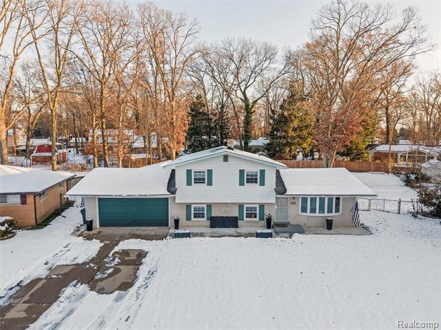 Builiding view thirty four for 6018 Brynthrop, Shelby Township, MI. 48316