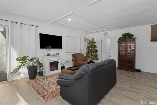 Builiding view twenty four for 6018 Brynthrop, Shelby Township, MI. 48316