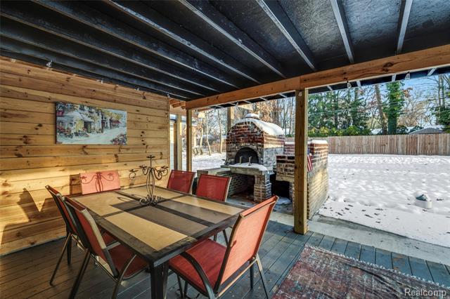 Builiding view twenty seven for 6018 Brynthrop, Shelby Township, MI. 48316