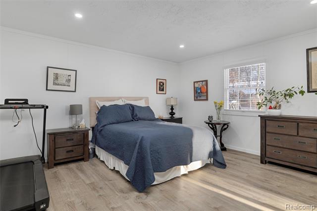 Builiding view twenty two for 6018 Brynthrop, Shelby Township, MI. 48316