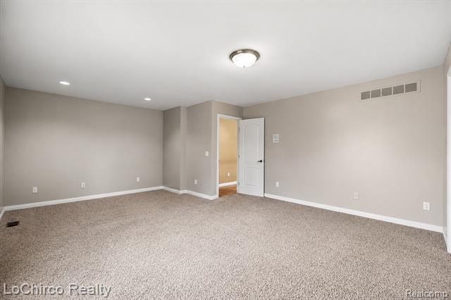 Builiding view twenty eight for 14382 Knightsbridge, Utica, MI. 48315