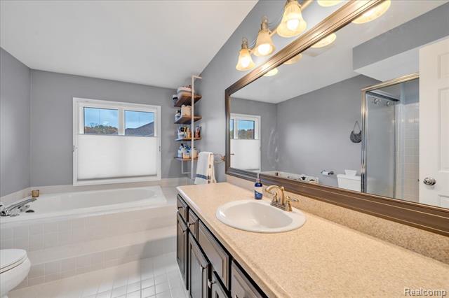 Builiding view thirty three for 2244 Regency Hills, Shelby Township, MI. 48316