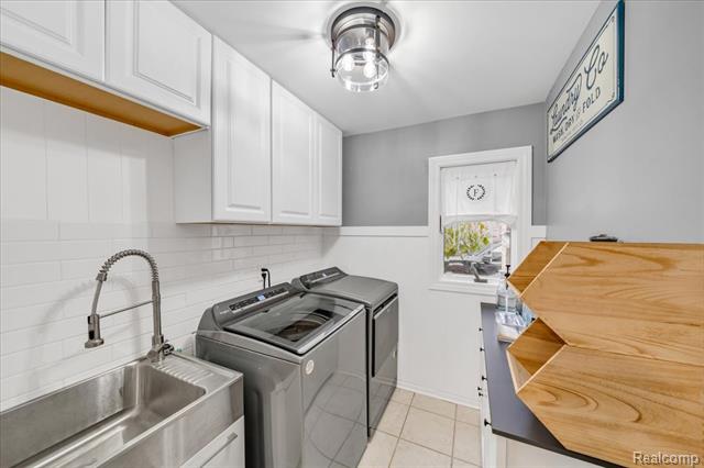 Builiding view twenty four for 2244 Regency Hills, Shelby Township, MI. 48316