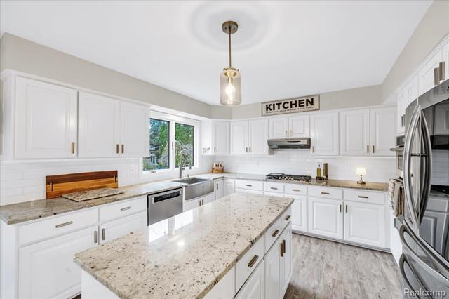 Builiding view twenty one for 2244 Regency Hills, Shelby Township, MI. 48316