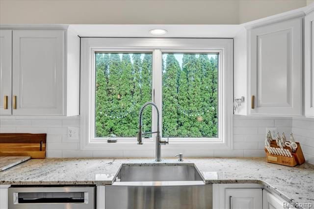 Builiding view twenty three for 2244 Regency Hills, Shelby Township, MI. 48316