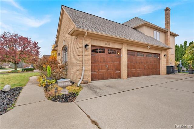 Builiding view two for 2244 Regency Hills, Shelby Township, MI. 48316