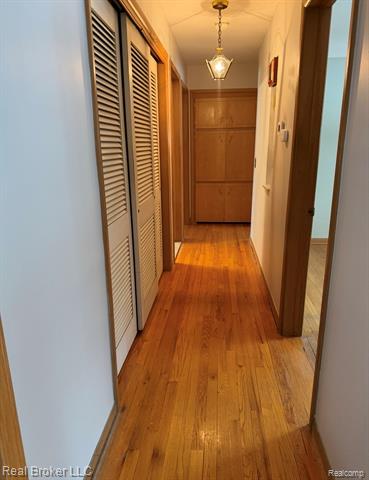 Builiding view ten for 52816 Heatherway, Shelby Township, MI. 48316