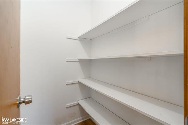 Builiding view fifty four for 52531 Lasalle, Utica, MI. 48315