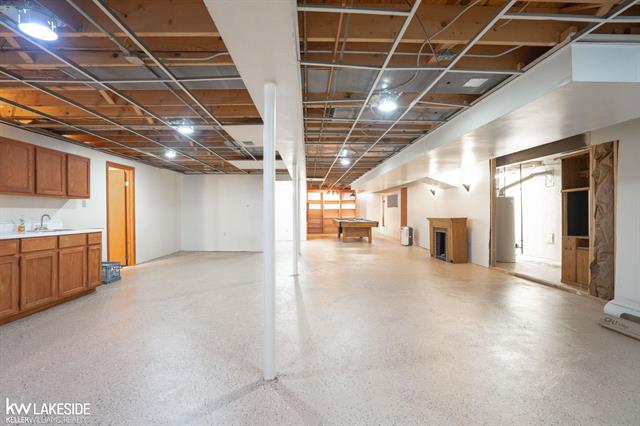 Builiding view fifty for 52531 Lasalle, Utica, MI. 48315