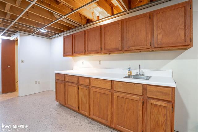 Builiding view forty nine for 52531 Lasalle, Utica, MI. 48315