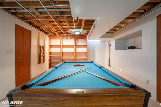 Builiding view forty seven for 52531 Lasalle, Utica, MI. 48315