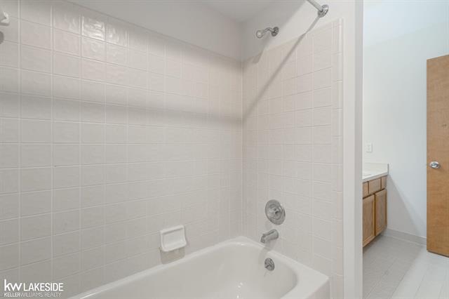 Builiding view forty two for 52531 Lasalle, Utica, MI. 48315