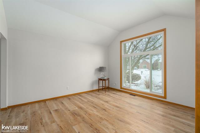 Builiding view fourteen for 52531 Lasalle, Utica, MI. 48315