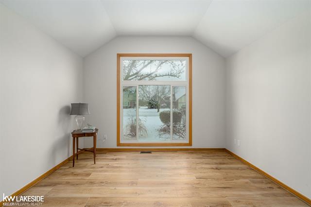 Builiding view sixteen for 52531 Lasalle, Utica, MI. 48315