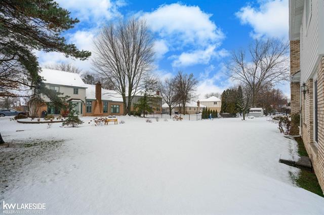 Builiding view sixty five for 52531 Lasalle, Utica, MI. 48315