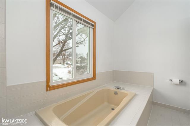 Builiding view thirty one for 52531 Lasalle, Utica, MI. 48315