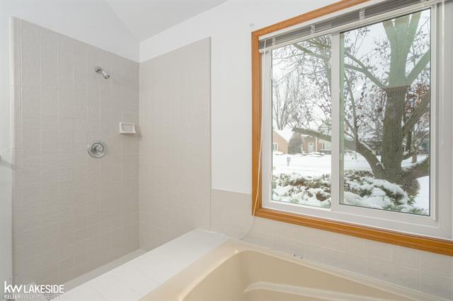 Builiding view thirty for 52531 Lasalle, Utica, MI. 48315