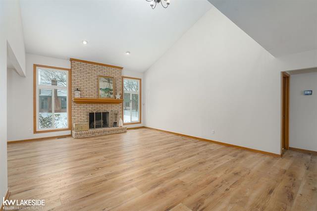 Builiding view twenty one for 52531 Lasalle, Utica, MI. 48315