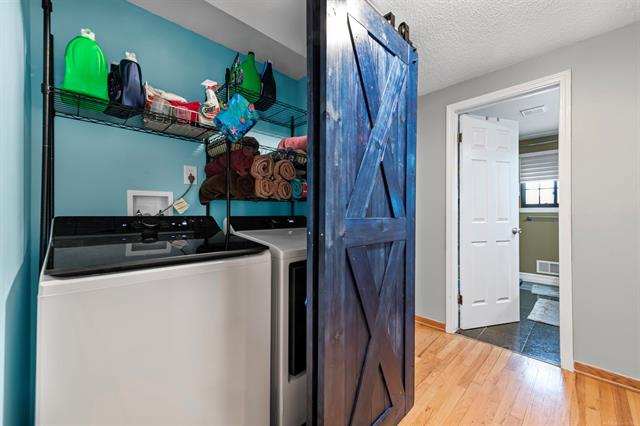 Builiding view twenty for 4211 Briar, Shelby Township, MI. 48316