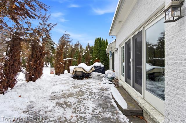 Builiding view fifty three for 2239 Regency Hills, Shelby Township, MI. 48316