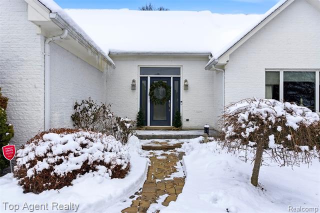 Builiding view four for 2239 Regency Hills, Shelby Township, MI. 48316