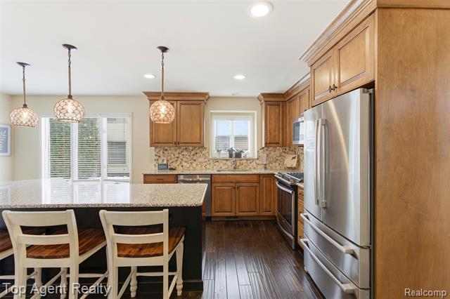 Builiding view nineteen for 2239 Regency Hills, Shelby Township, MI. 48316