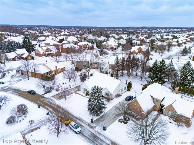 Builiding view seventy one for 2239 Regency Hills, Shelby Township, MI. 48316