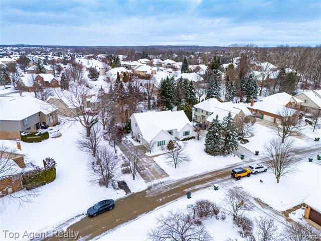 Builiding view seventy for 2239 Regency Hills, Shelby Township, MI. 48316