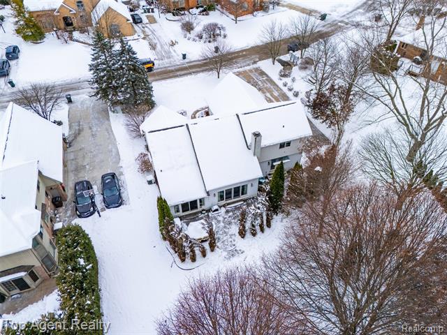 Builiding view sixty four for 2239 Regency Hills, Shelby Township, MI. 48316