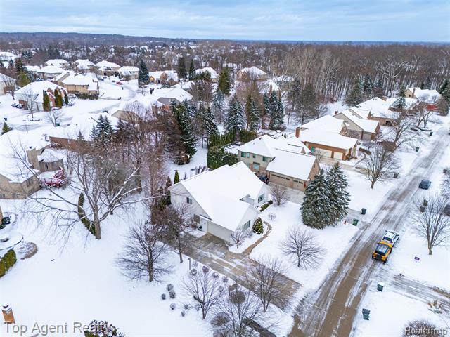 Builiding view sixty seven for 2239 Regency Hills, Shelby Township, MI. 48316