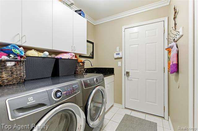 Builiding view twenty eight for 2239 Regency Hills, Shelby Township, MI. 48316